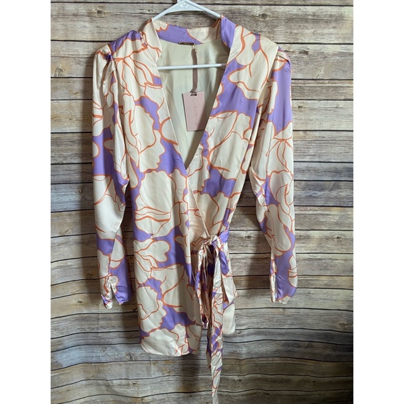 Alexis Fiji Wrap Dress in Wisteria Size Medium NWT - Picture 2 of 10